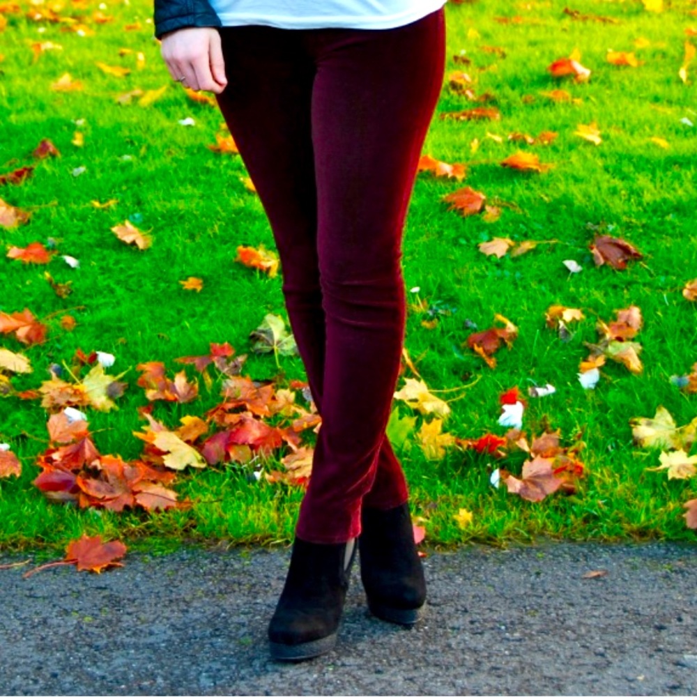 J Brand 901 Low Rise Velvet Jeans in Lava - size 27